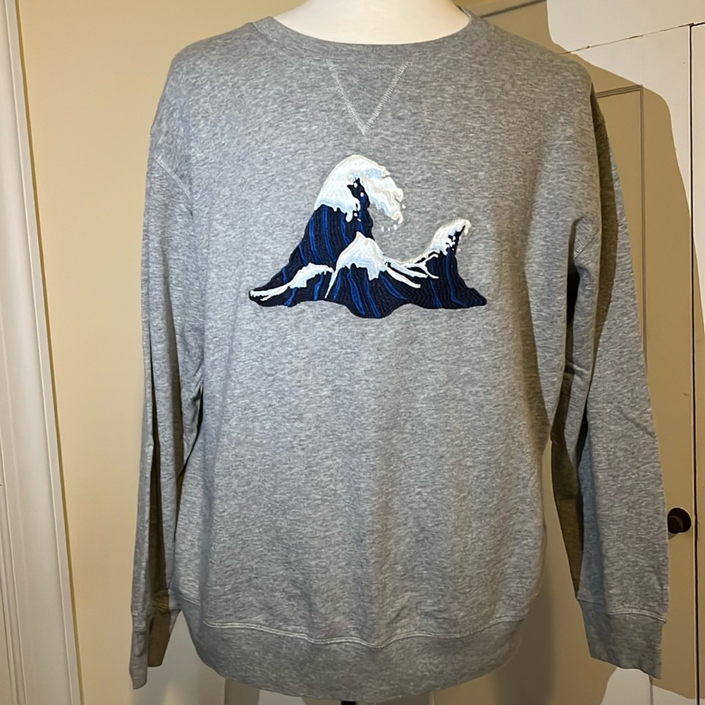 Men’s Gant Rugger Waves Sweatshirt, Size XXL, Embroidered Wave detail on front.